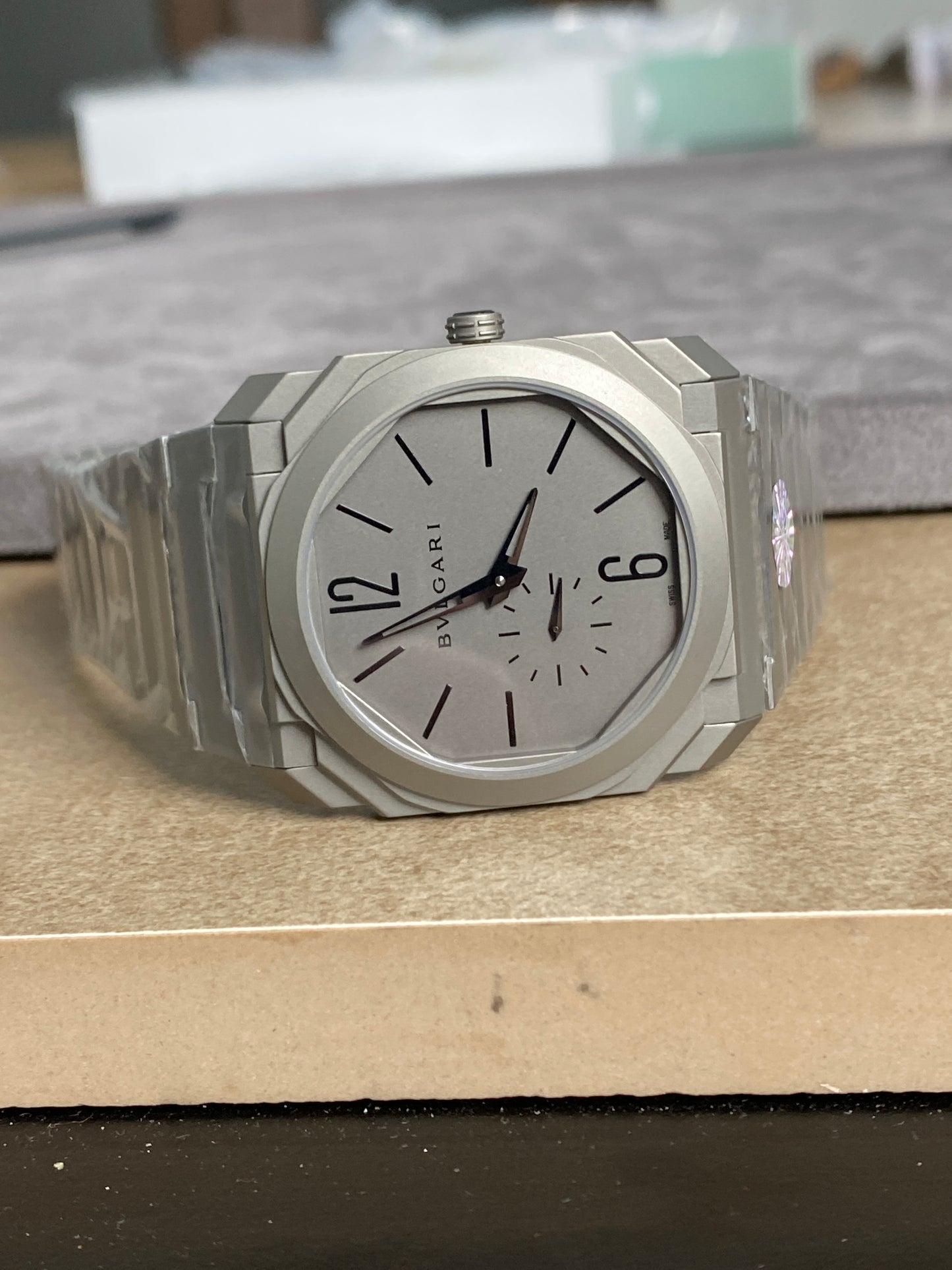 Bulgari Octo Finissimo - انحف ساعة بالعالم ماكينة سويسريو تيتانيون - القطعة الوحيدة بالعراق (السعر بالاردني 750)