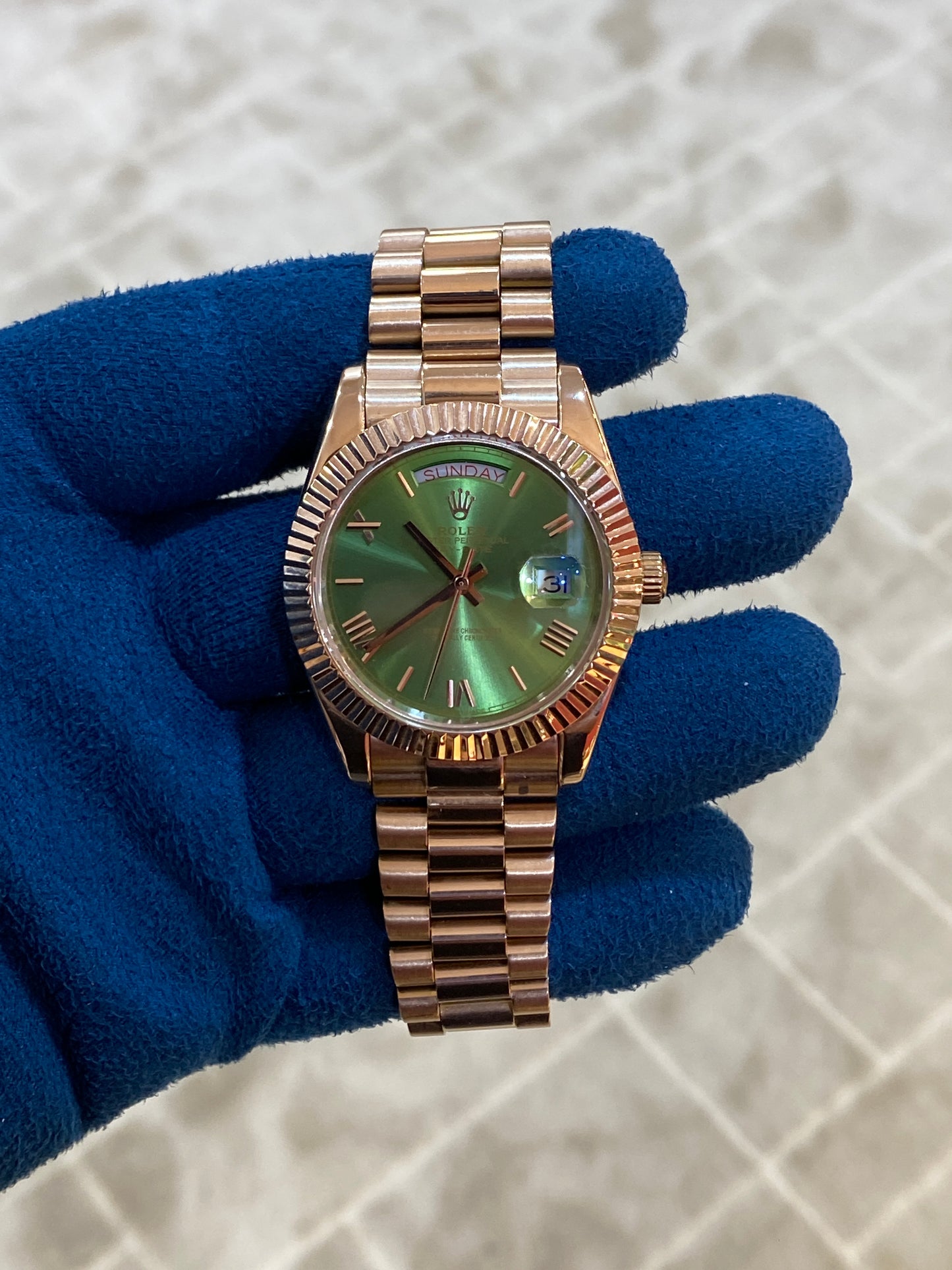 روليكس داي ديت فول روز جولد مينا زيتوني - جراند ماستر ماكينة اوتوماتيك (قطعة واحدة)