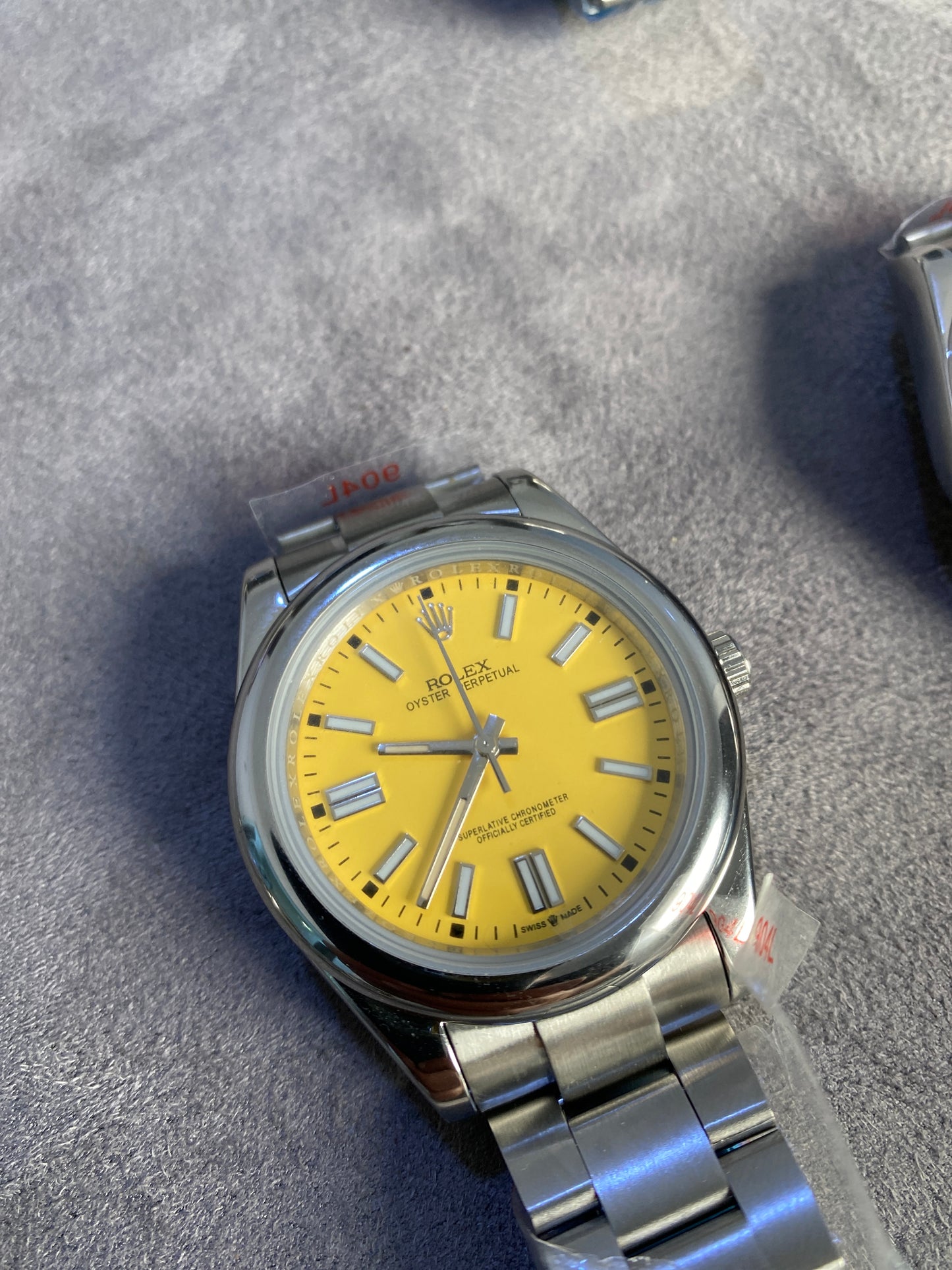 Rolex oyster perpetual Yellow - متوفر قطعتين جراند ماستر