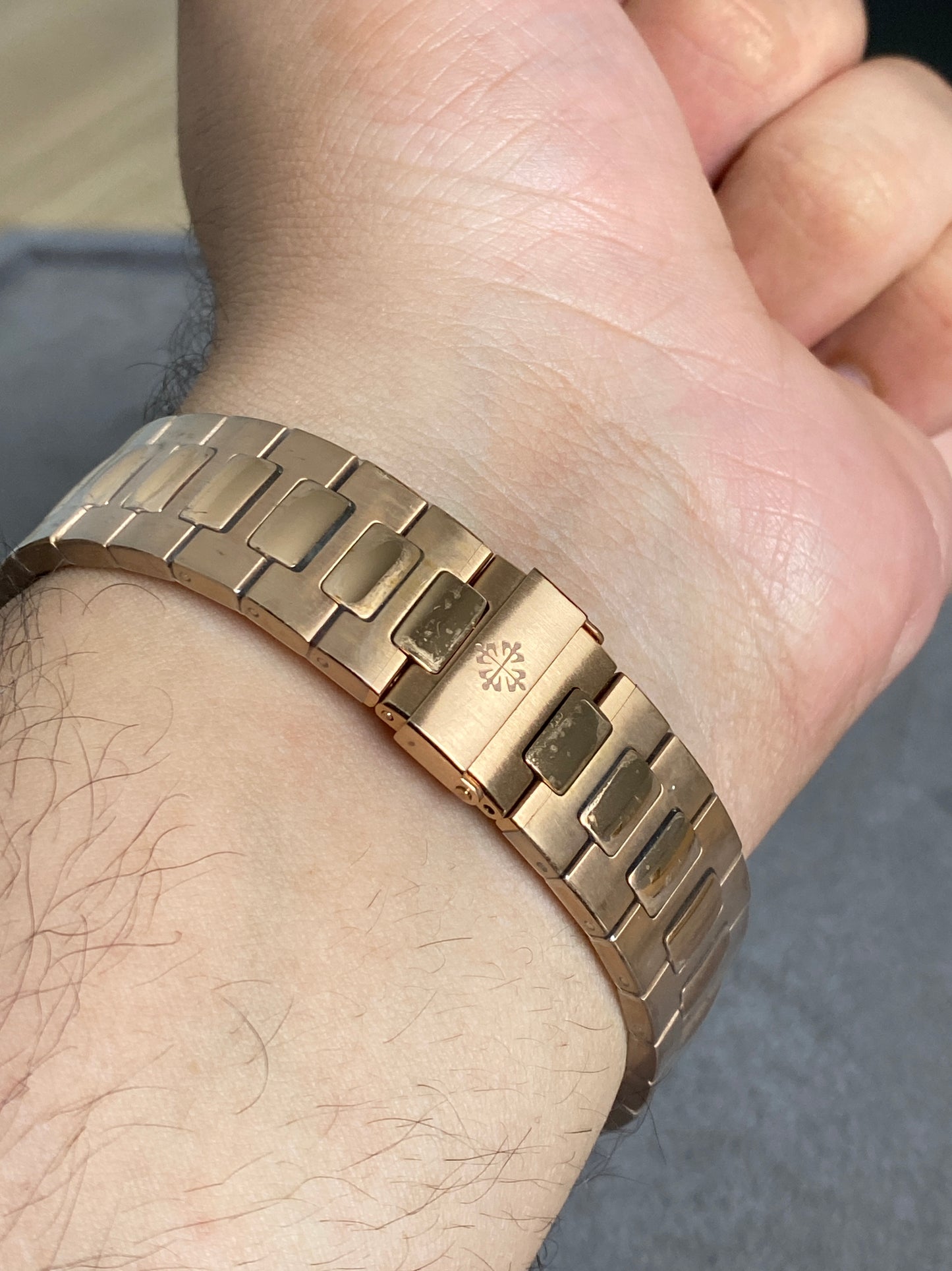 PATEK PHILIPPE 5711 Rose gold- clean  السعر مليون