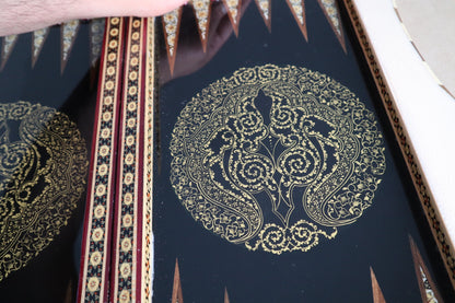 طاولي + شطرنج  زخرفة سوداء راقية صناعة يدوية - جنطة جلد فاخرة السعر بدون احجار شطرنج ٥٥٠ الف ومع احجار شطرنج ٦٥٠ الف