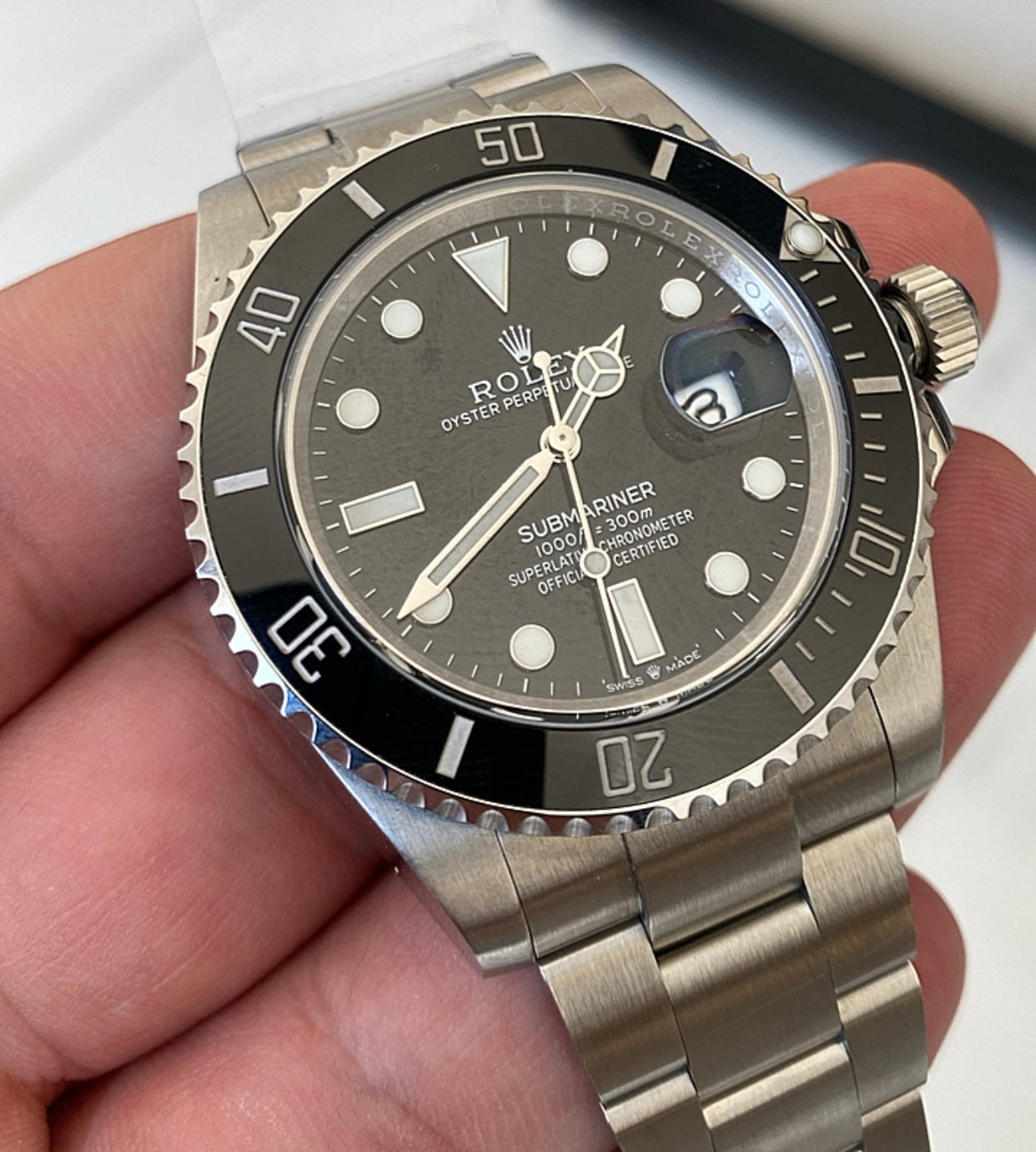 رولكس سابمارينر اسود ريفرنس جديد - كلين ماكينة سويسري و نفس المواد الخام متوفر قطععة مع كامل مرفقاتها