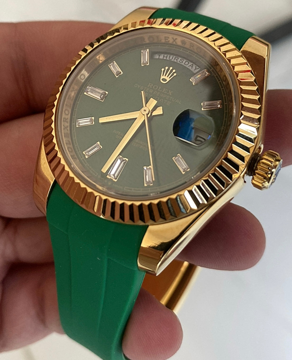 رولكس داي ديت جرين اومبريه ستراب اخضر - جراند ماستر ما احد بفرقها وهي بيدك - حبة واحدة