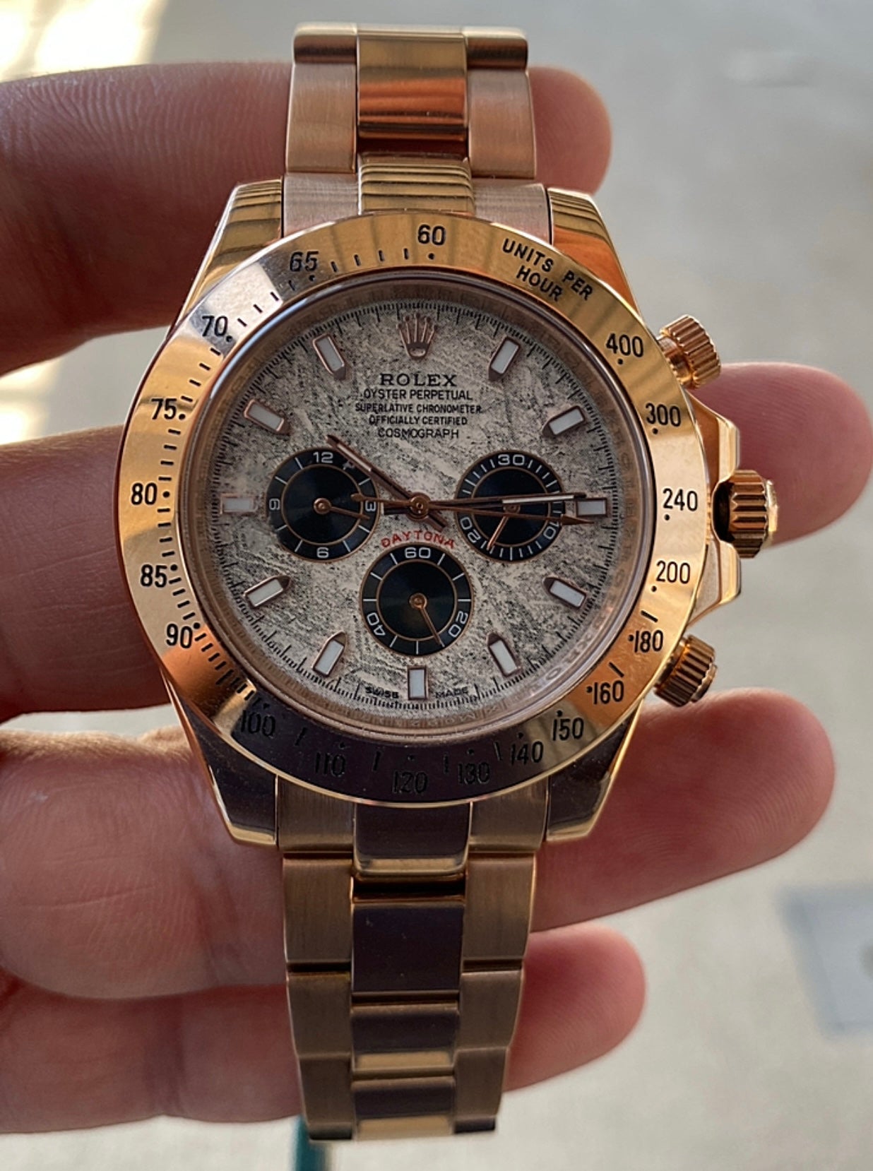 السعر بالدينار الأردني 350 - رولكس دايتونا جراند ماستر روز جولد