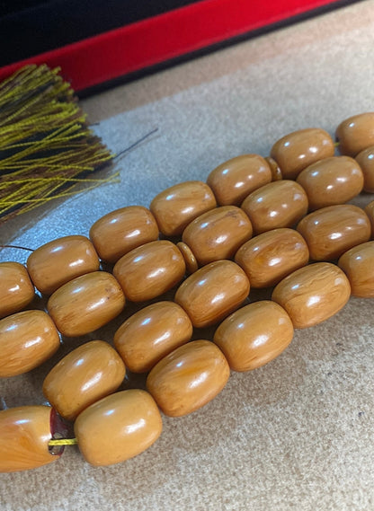 سبحة سندلوس حجر قديم اكثر من ٤٠ سنة s42  وارد قطري