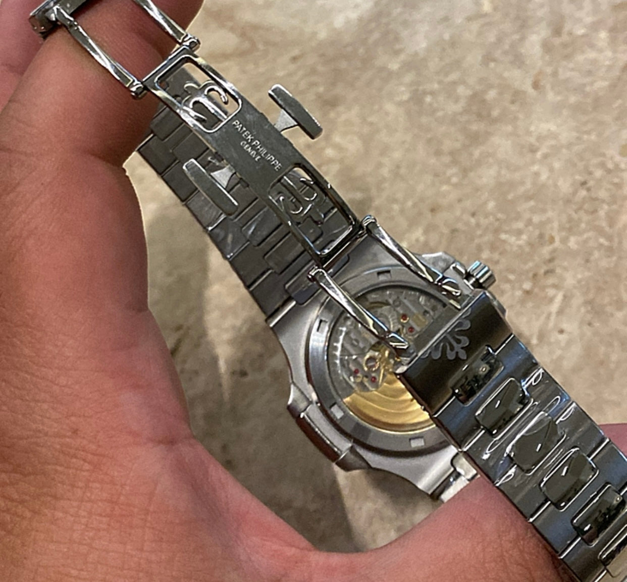 باتيك فيليب مينا ابيض - كلين طبق الأصل لا تميز عن الأصلية