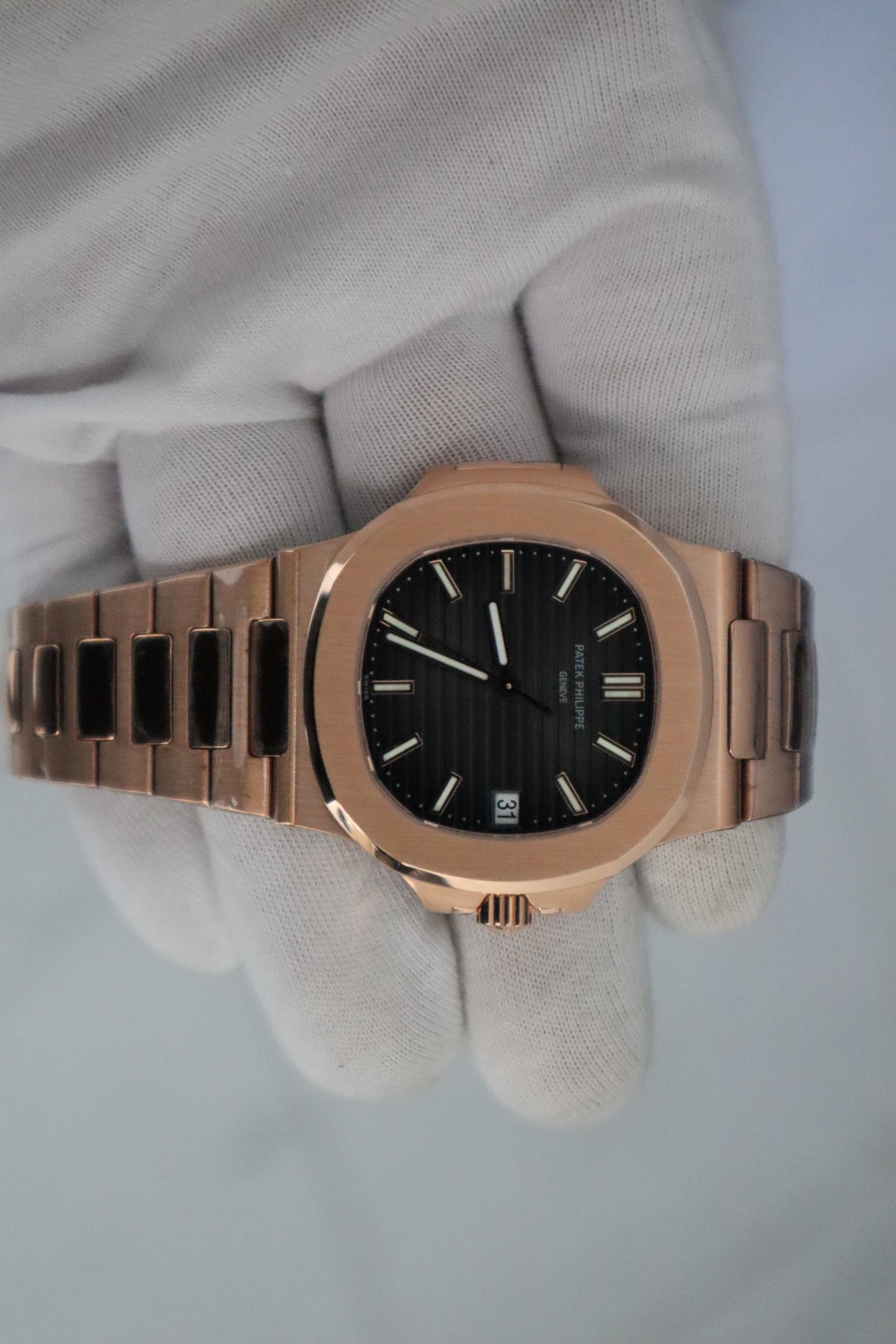 PATEK Philippe 5711- نوتلس روزجولد كلين