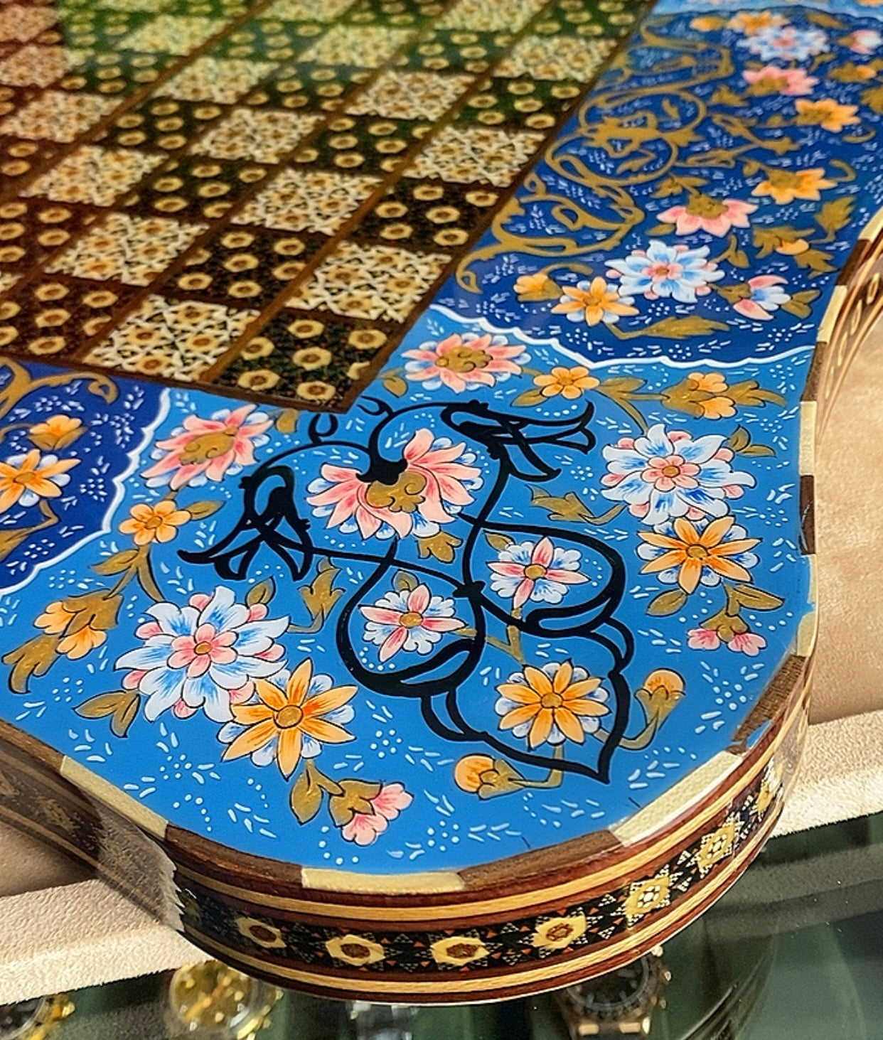 تحفة فنية صناعة يدوية - طاولي و شطرنج رسمة واحدة فقط يعني الحبة الوحيدة في العراق - احجار الطاولي و الشطرنج صناعة يدوي  بادق التفاصيل (t5)