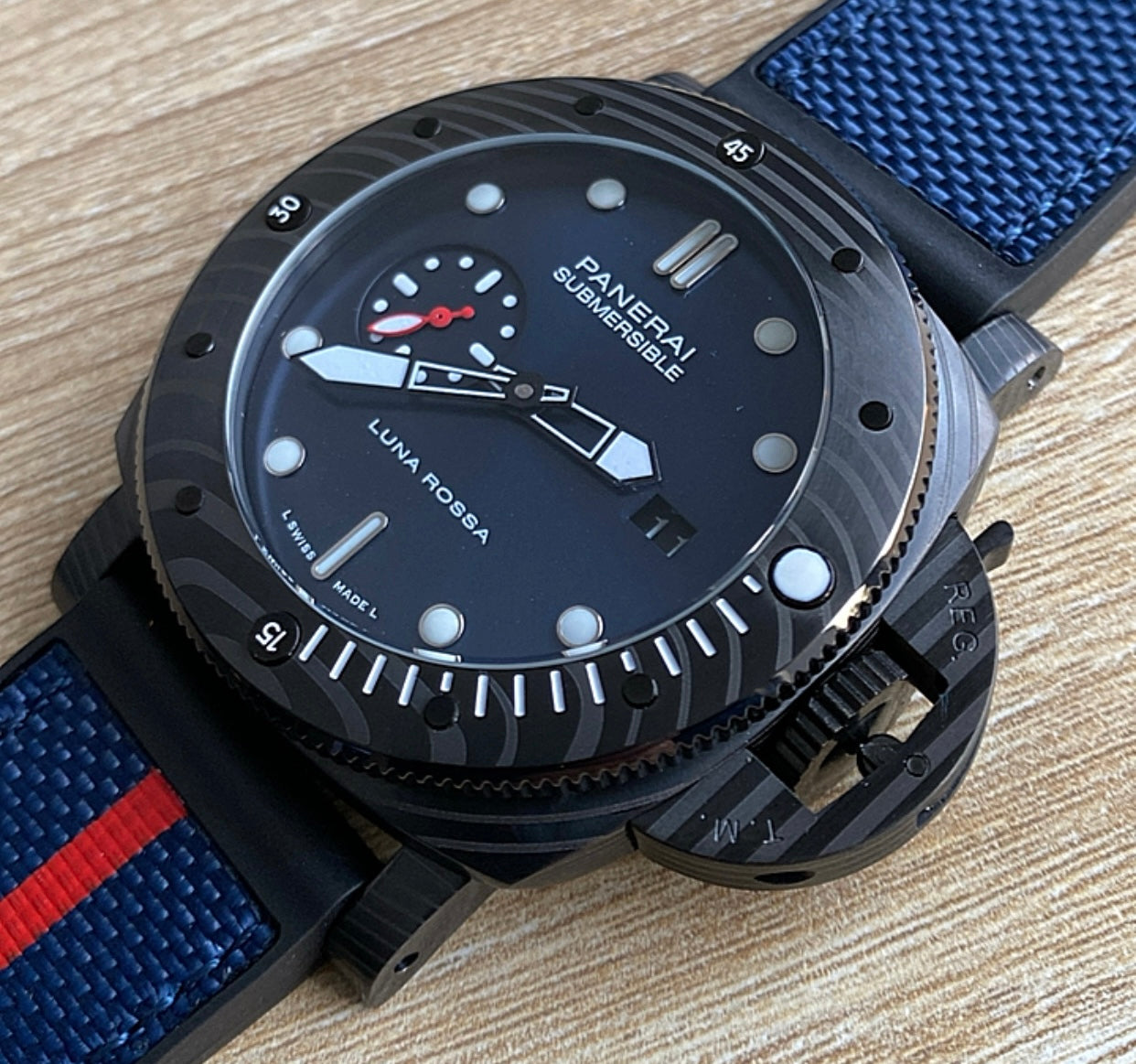 ساعة باناراي كلين طبق الاصل - ماكينة سويسري - صمام يعمل مثل الاصلية حبة واحدة فقط