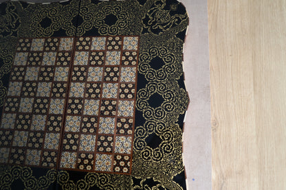 طاولي + شطرنج  زخرفة سوداء راقية صناعة يدوية - جنطة جلد فاخرة السعر بدون احجار شطرنج ٥٥٠ الف ومع احجار شطرنج ٦٥٠ الف