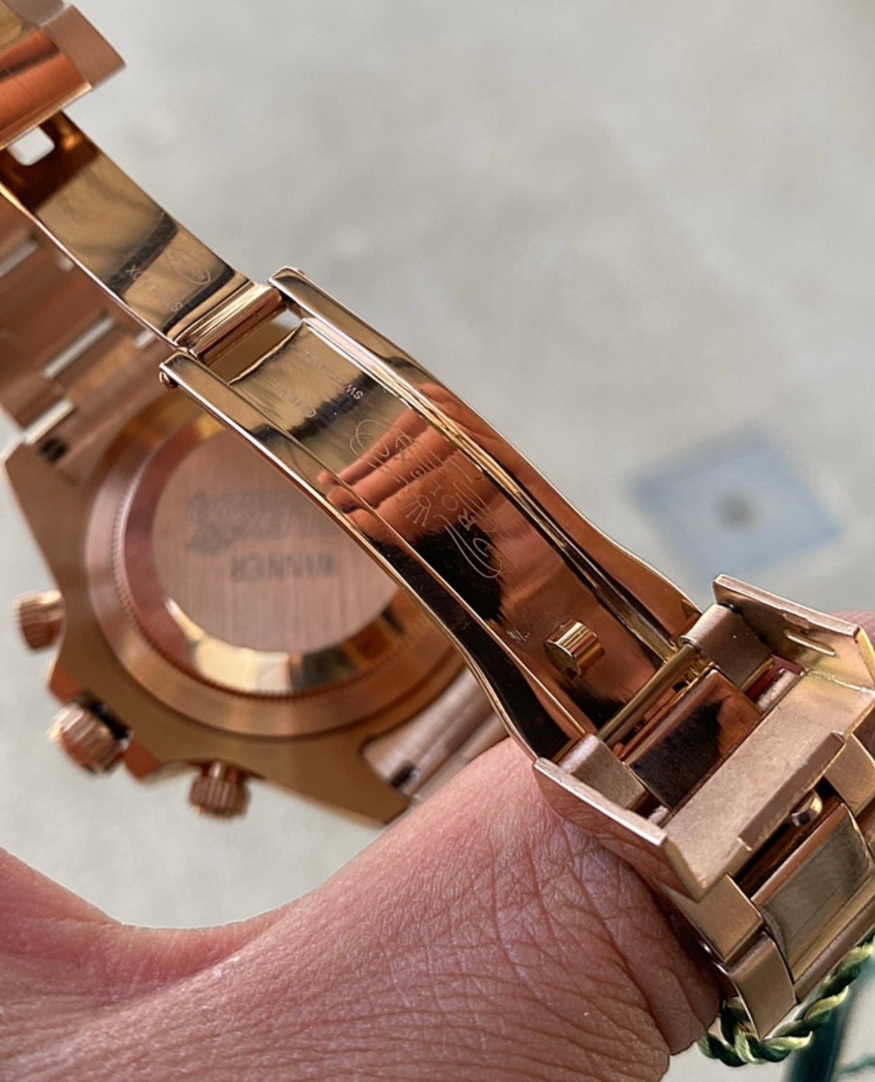 السعر بالدينار الأردني 350 - رولكس دايتونا جراند ماستر روز جولد