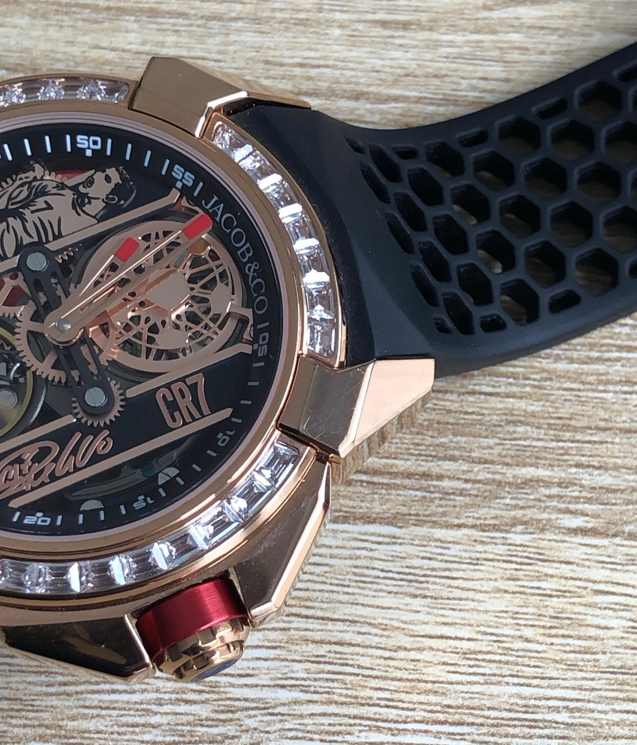 جاكوب اند كو اصدار خاص ل رونالدو سير رابر - صنع منها ٥٠ قطعة فقط في العالم