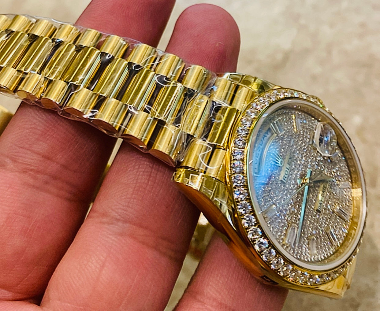 رولكس دايت ديت يالو جولد باڤيد دايال- ماكينة سويسري طبق طبق الأصل