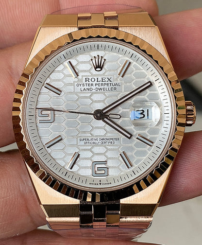 رولكس سكاي دولر ٢٠٢٥ روز جولد مينا ابض- كلين طبق الأصل