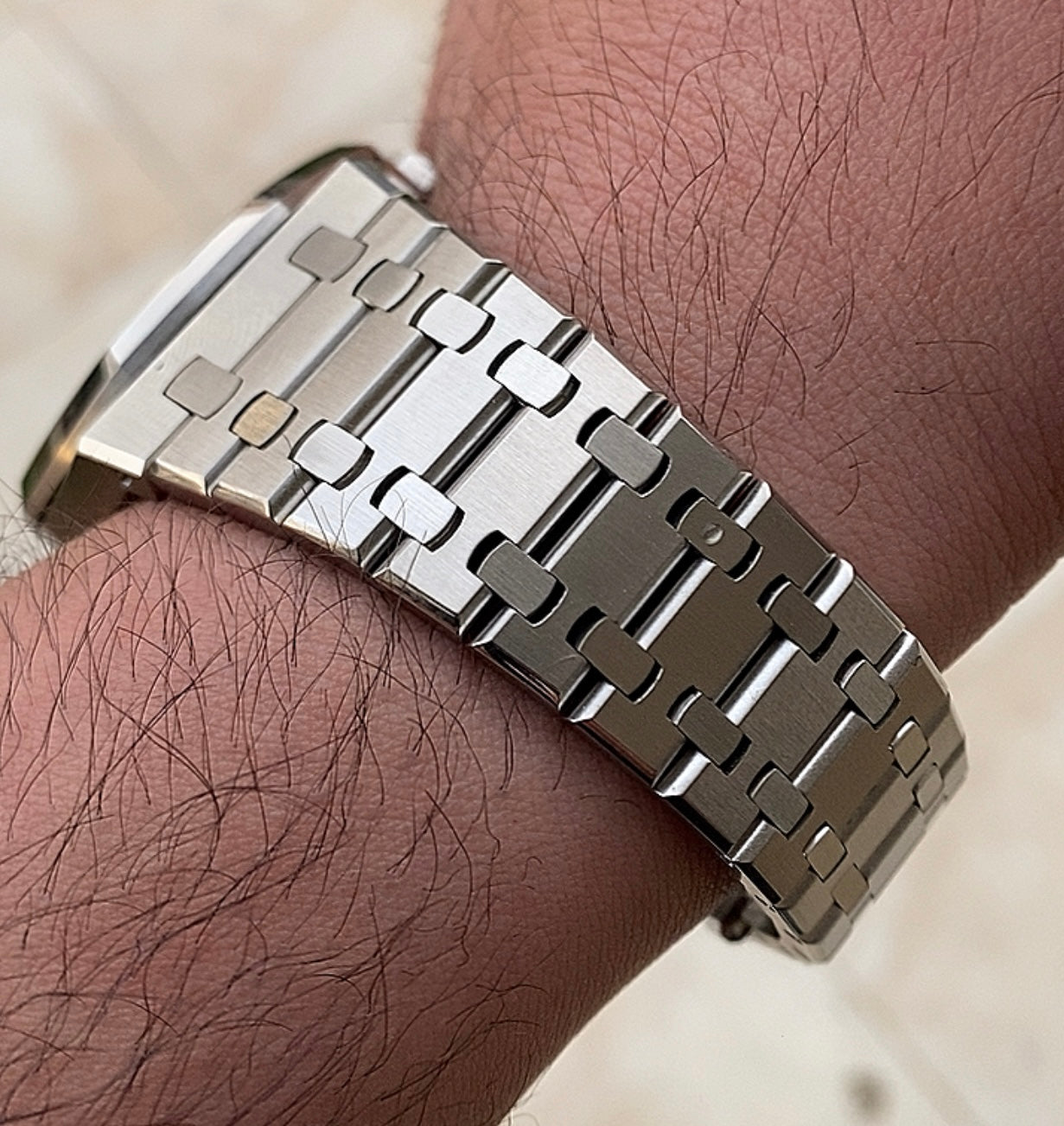 AP Royal Oak black dial - حبة وحدة مستحيل تميزها عن الاصلية