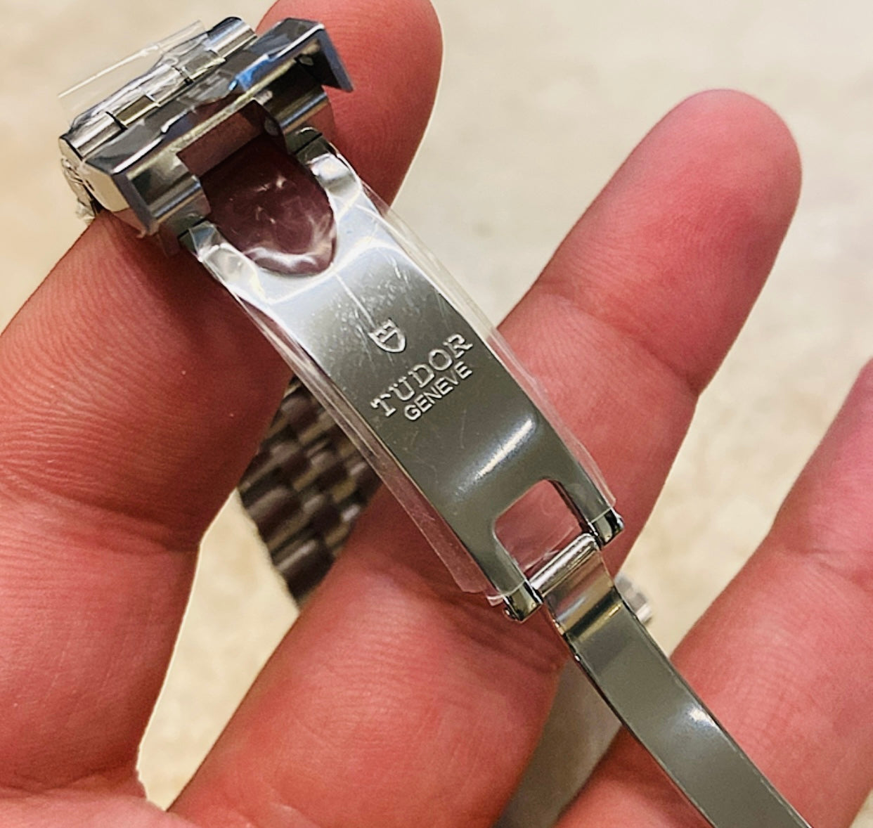 تيدور كلين كلين طبق الأصل - ماكينة سويسري لا يمكن تفريقها