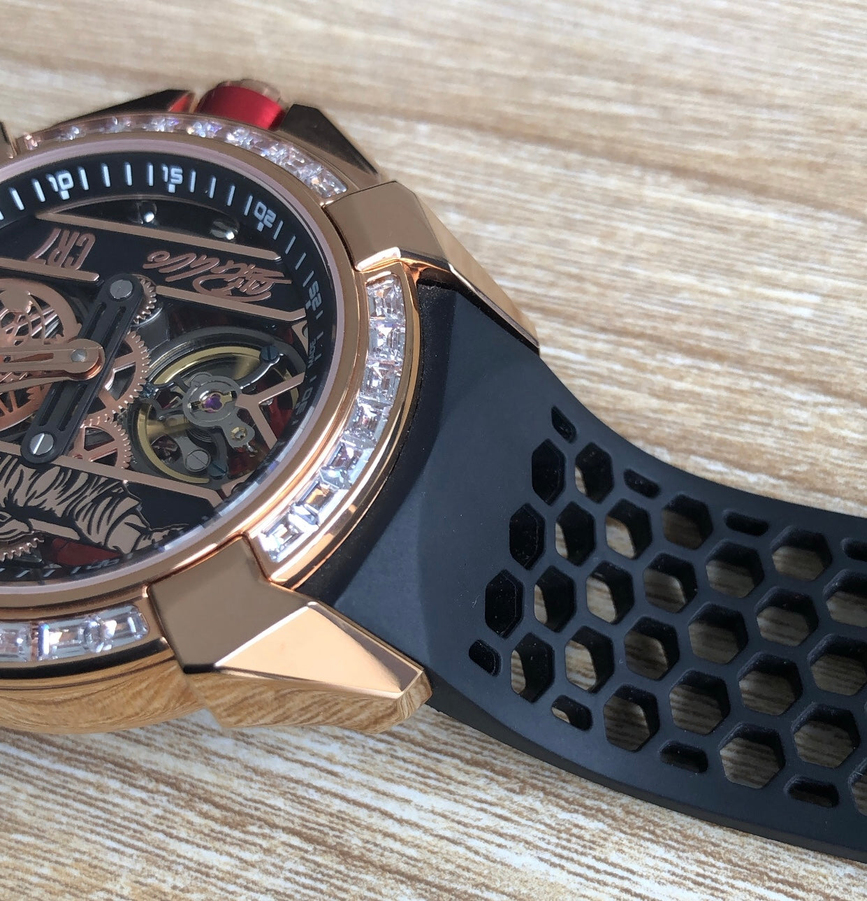 جاكوب اند كو اصدار خاص ل رونالدو سير رابر - صنع منها ٥٠ قطعة فقط في العالم