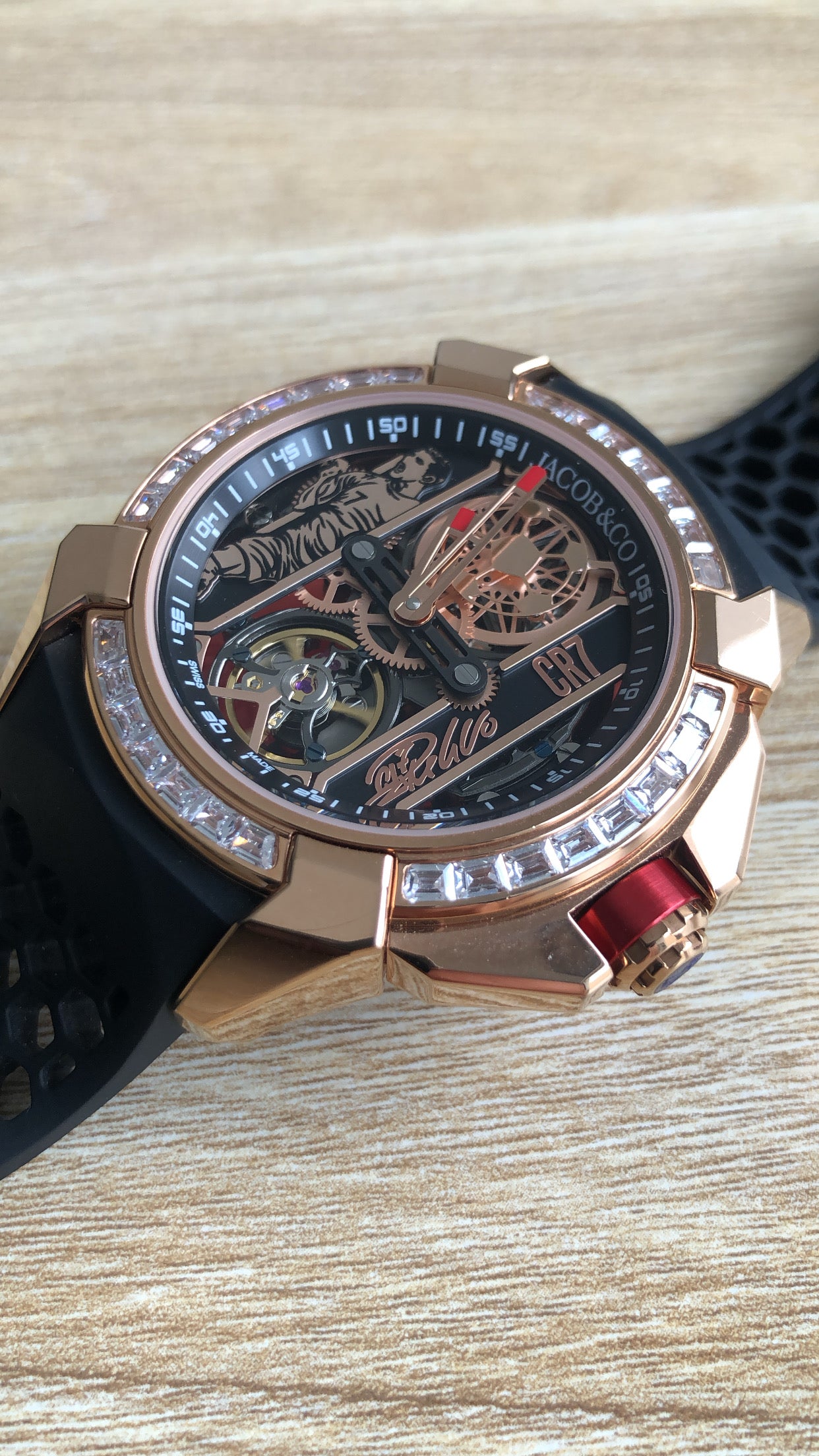 جاكوب اند كو اصدار خاص ل رونالدو سير رابر - صنع منها ٥٠ قطعة فقط في العالم