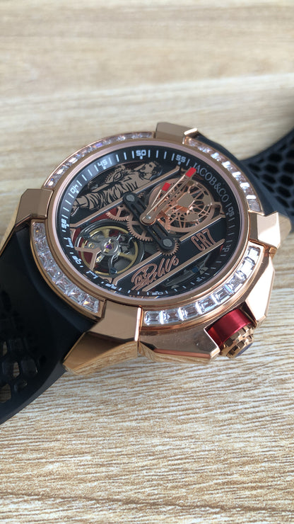 جاكوب اند كو اصدار خاص ل رونالدو سير رابر - صنع منها ٥٠ قطعة فقط في العالم