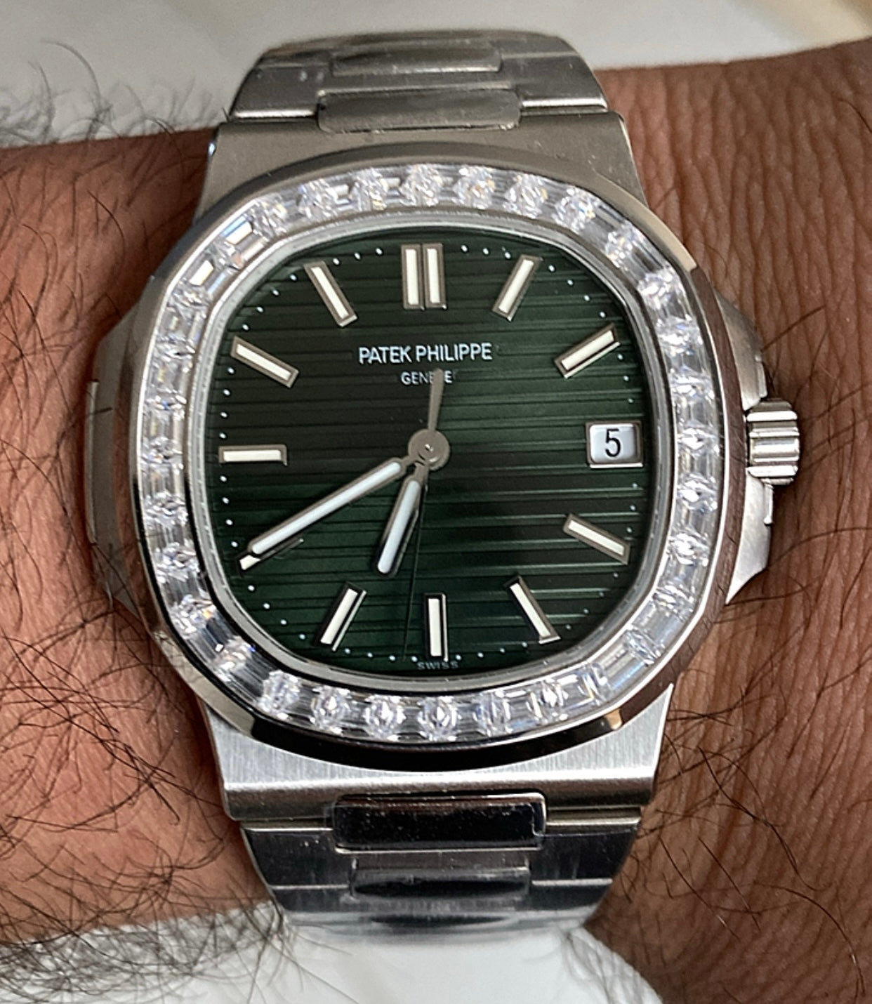 باتيك فيليب نوتلس ٥٧١٢ مينا زيتوني - كلين طبق الأصل حبة واحدة