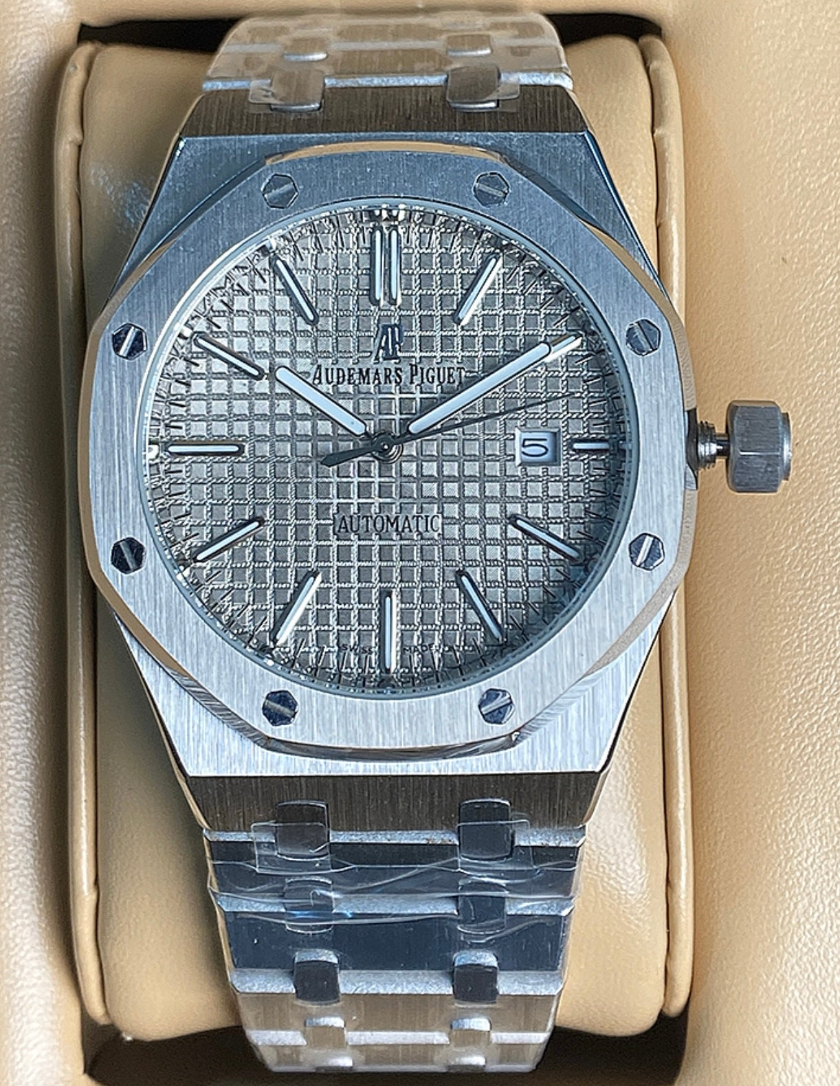 Audemars Pigue  Royal Oak Silver 41 mm (كلين تايتل)
