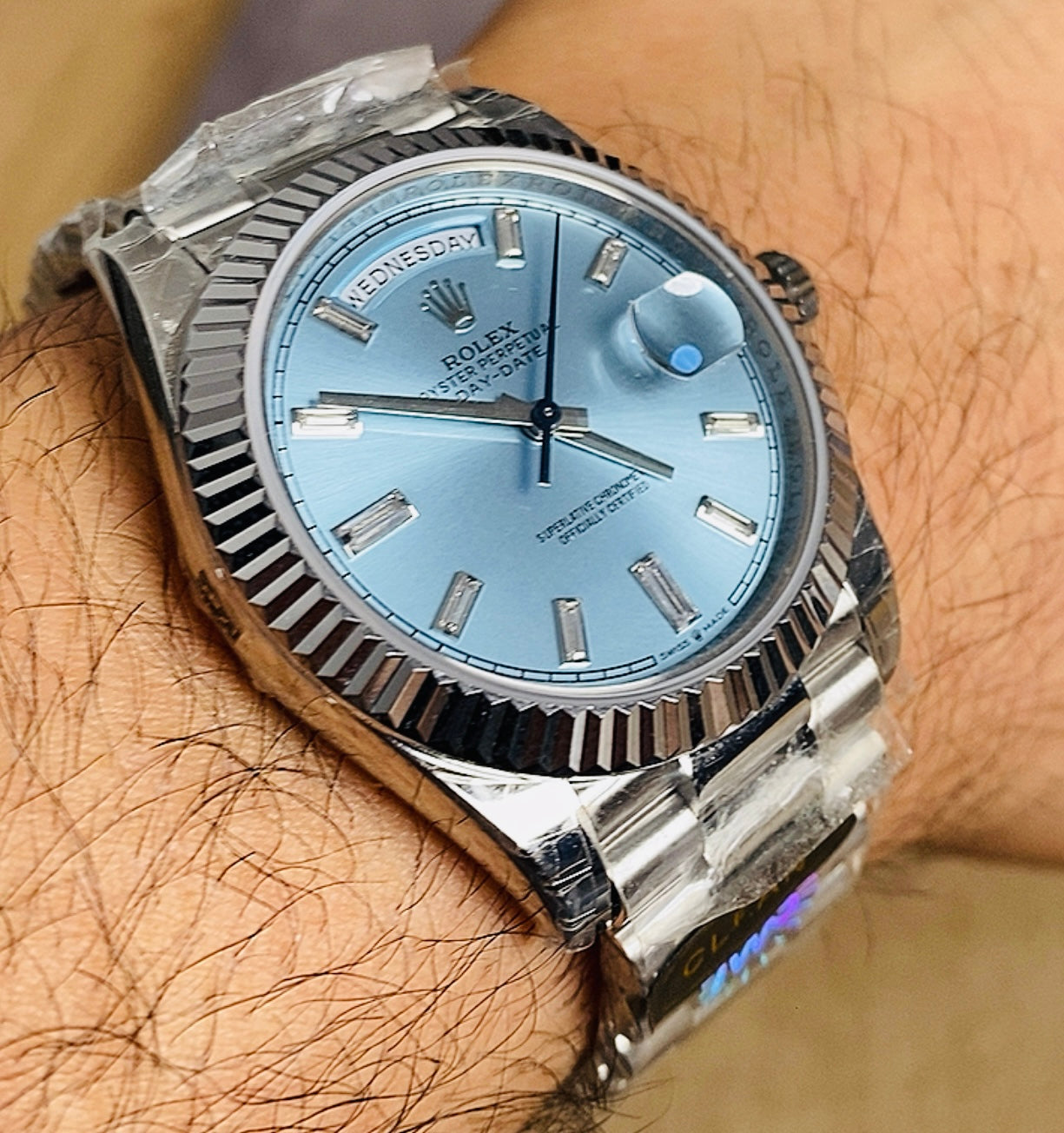 رولكس داي ديت ايس بلو كلين طبق الأصل شكل خارجي و ماكينة لا تميز ويا سيريال حقيقي