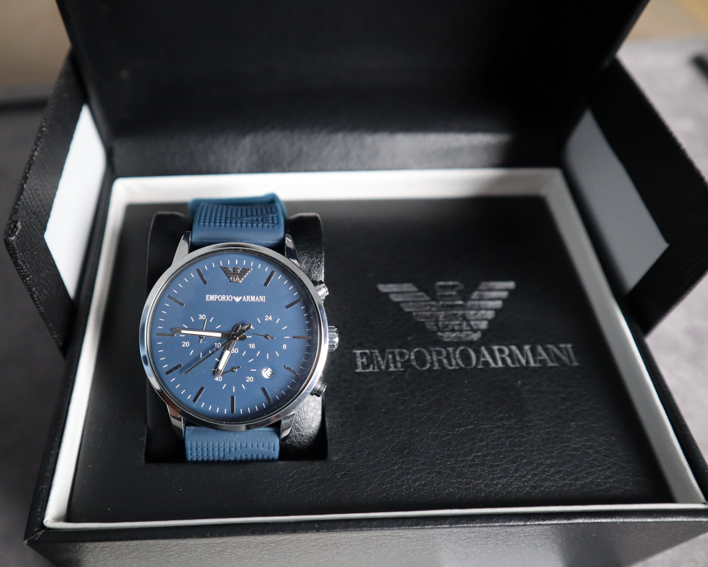 ساعة ارماني جراند ماستر - حبة واحدة من كل لون