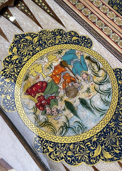 تحفة فنية صناعة يدوية - طاولي و شطرنج رسمة واحدة فقط يعني الحبة الوحيدة في العراق - احجار الطاولي و الشطرنج صناعة يدوي  بادق التفاصيل