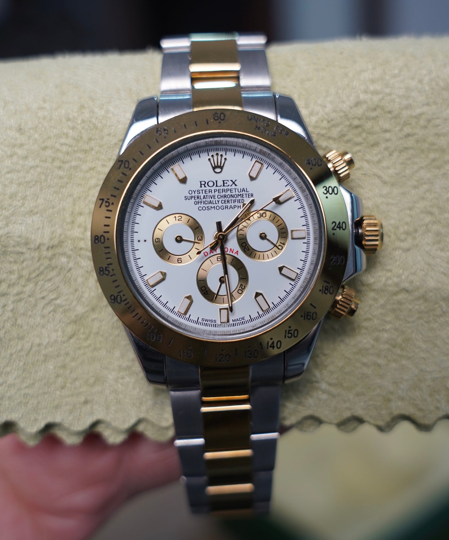 40 mm رولكس دايتونا ابيض و ذهبي سوبر كواليتي