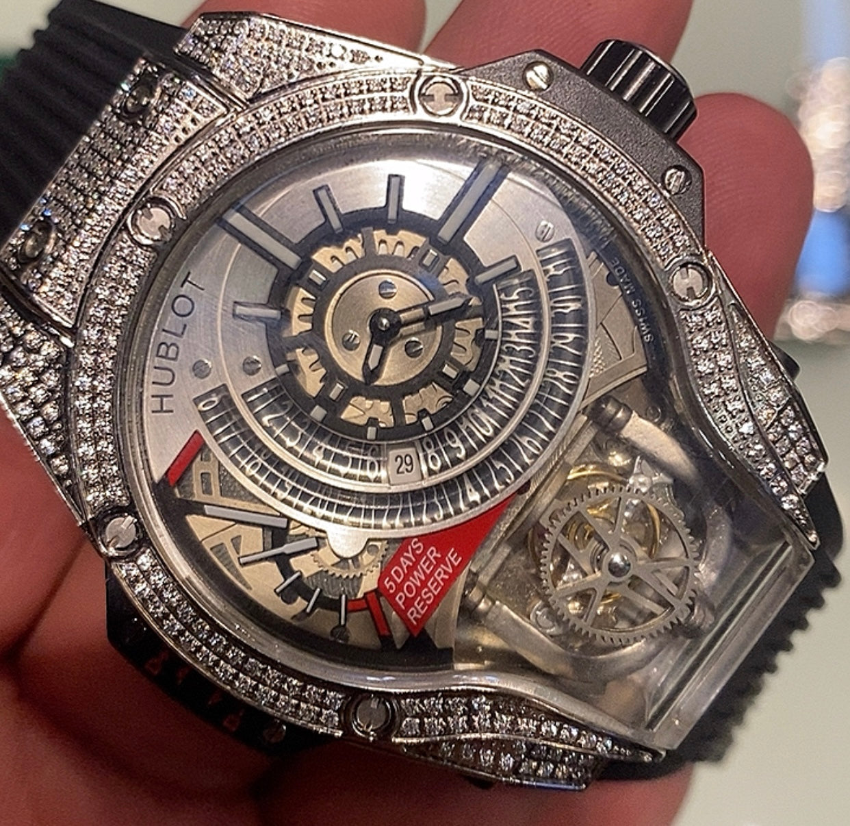 هوبلوت بيج بانج فلوتيمج توربيون - اول حبة في الاردن موديل ٢٠٢٥ (السعر بالدينار الاردني ٦٠٠)