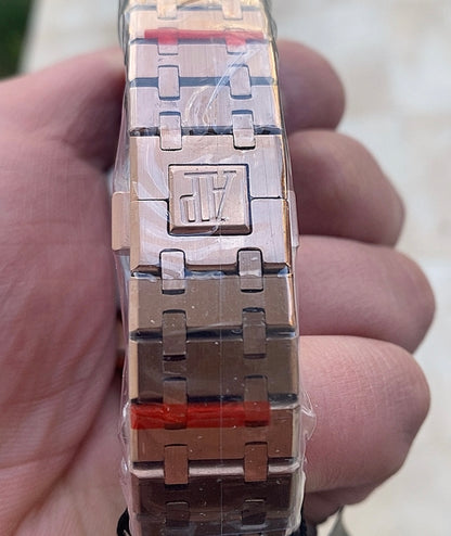 AP Calendar RoseGold 41 mm(كلين تايتل)