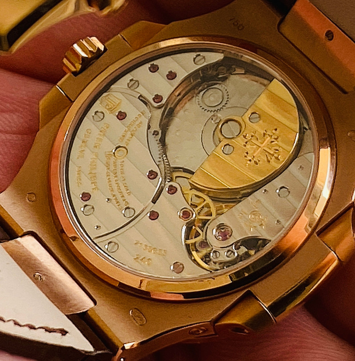 باتيك فيليب نوتلس ٥٧١٢ كلين طبق الأصل - لا يمكن تميزها ها - حبة واحدة فقط