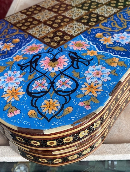 تحفة فنية صناعة يدوية - طاولي و شطرنج رسمة واحدة فقط يعني الحبة الوحيدة في العراق - احجار الطاولي و الشطرنج صناعة يدوي  بادق التفاصيل (t5)