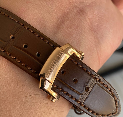 باتيك فيليب نوتلس ٥٧١٢ كلين طبق الأصل - لا يمكن تميزها ها - حبة واحدة فقط