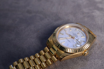 رولكس داي دايت جراند ماستر درجة اولى - ذهبي كامل مينا ابيض