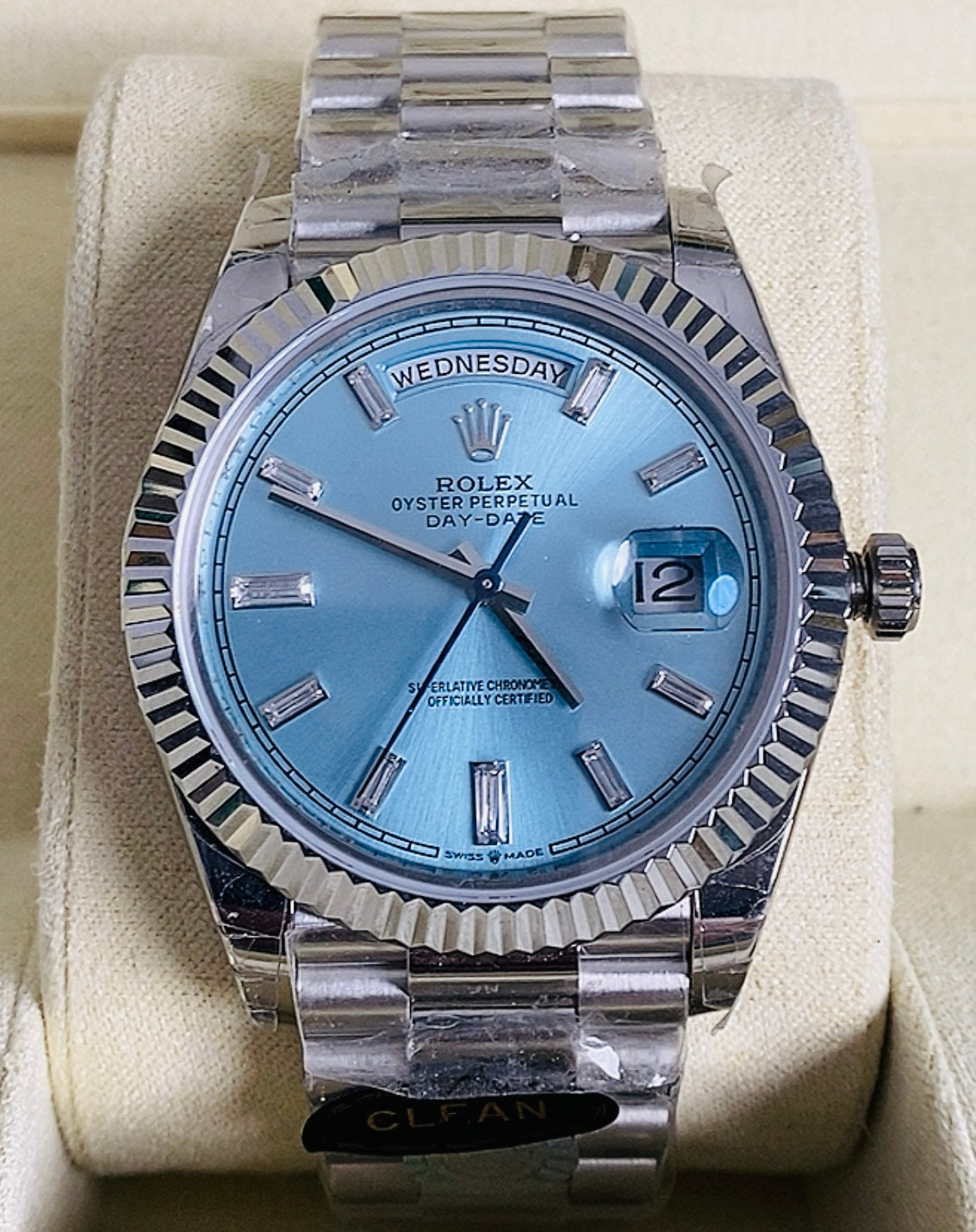 رولكس داي ديت ايس بلو كلين طبق الأصل شكل خارجي و ماكينة لا تميز ويا سيريال حقيقي