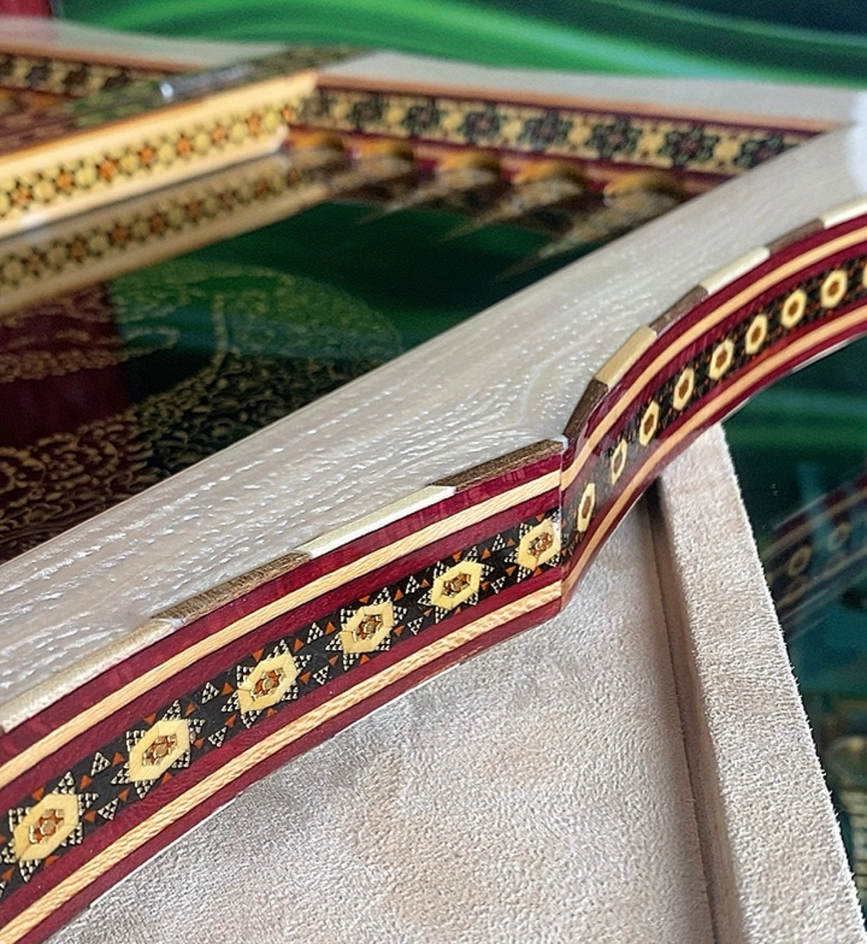تحفة فنية صناعة يدوية - طاولي و شطرنج رسمة واحدة فقط يعني الحبة الوحيدة في العراق - احجار الطاولي و الشطرنج صناعة يدوي  بادق التفاصيل (t4)