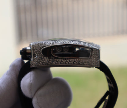 ساعة جاكوب اند كو اصدار خاص بوجاتي شيرون دايموند - حبة واحدة لأول شخص