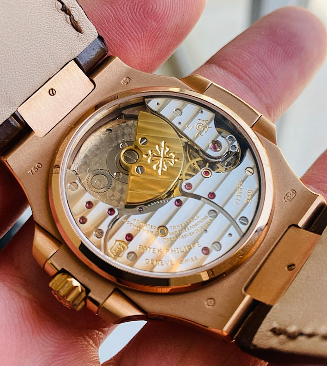 باتيك فيليب نوتلس ٥٧١٢ كلين طبق الأصل - لا يمكن تميزها ها - حبة واحدة فقط