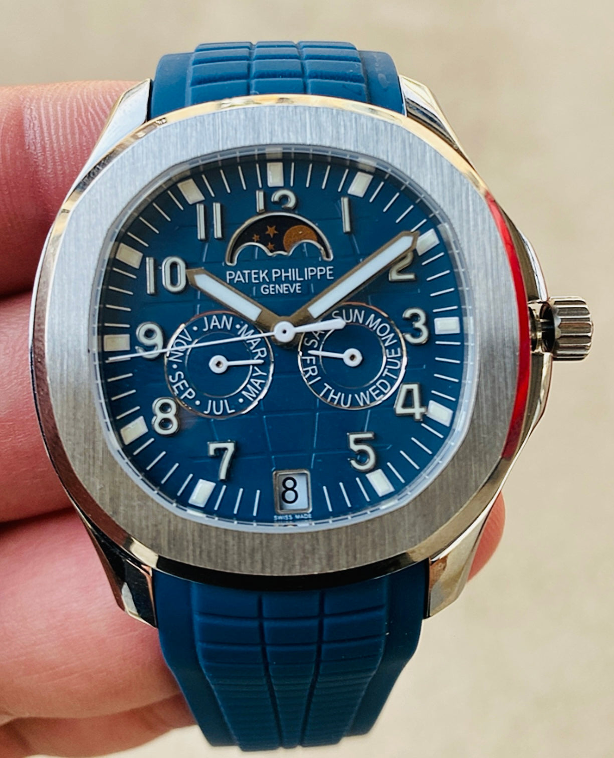 PATEK Philippe aquanaut- باتيك فيليب اكوا نوت كاليندر كلين طبق الأصل