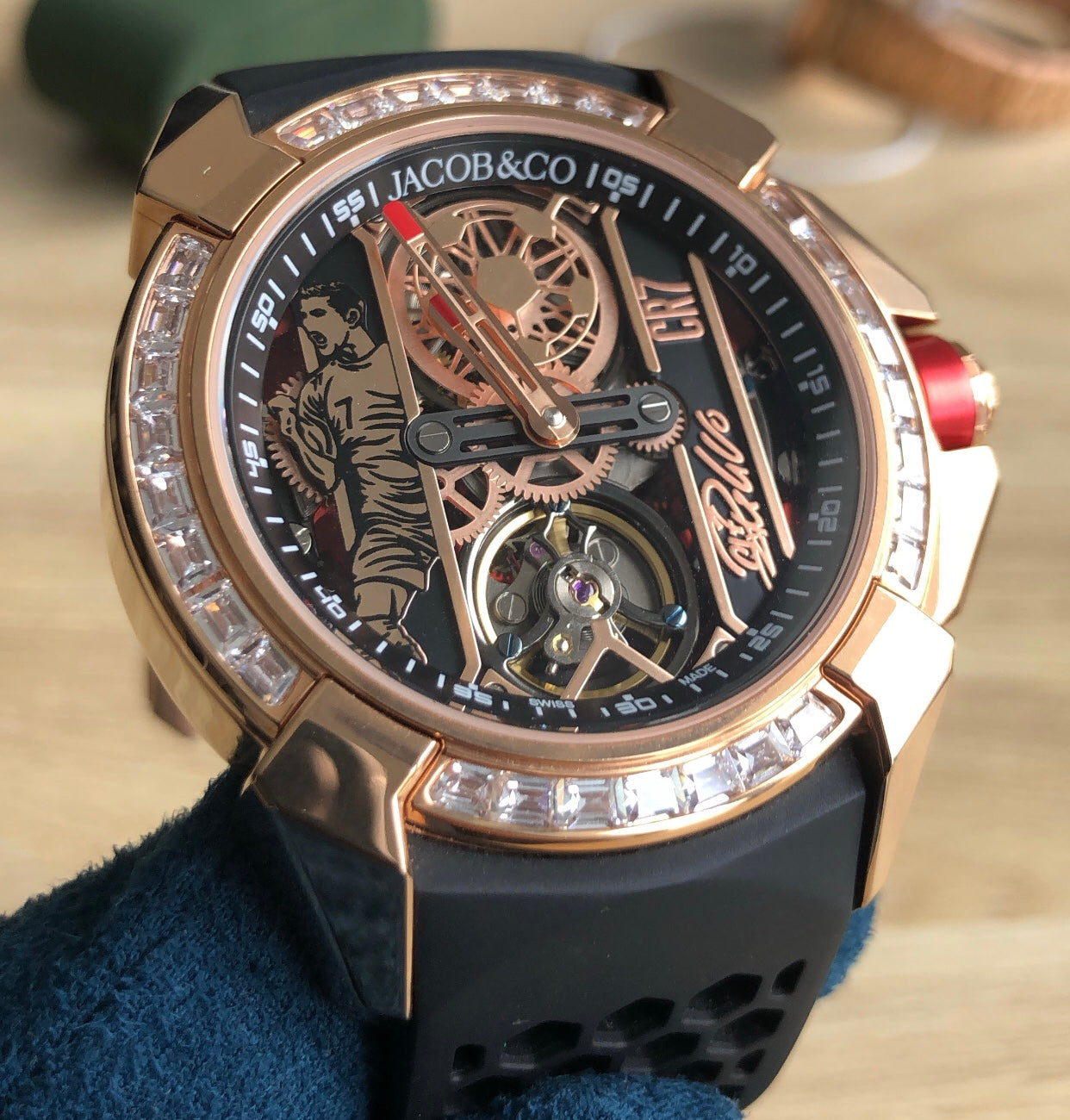 جاكوب اند كو اصدار خاص ل رونالدو سير رابر - صنع منها ٥٠ قطعة فقط في العالم