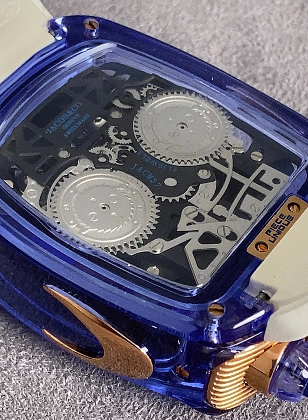 JACOB&CO bugatt - حبة واحدة في العراق اعلى غينشينج و تشطيب بعد الوكالة