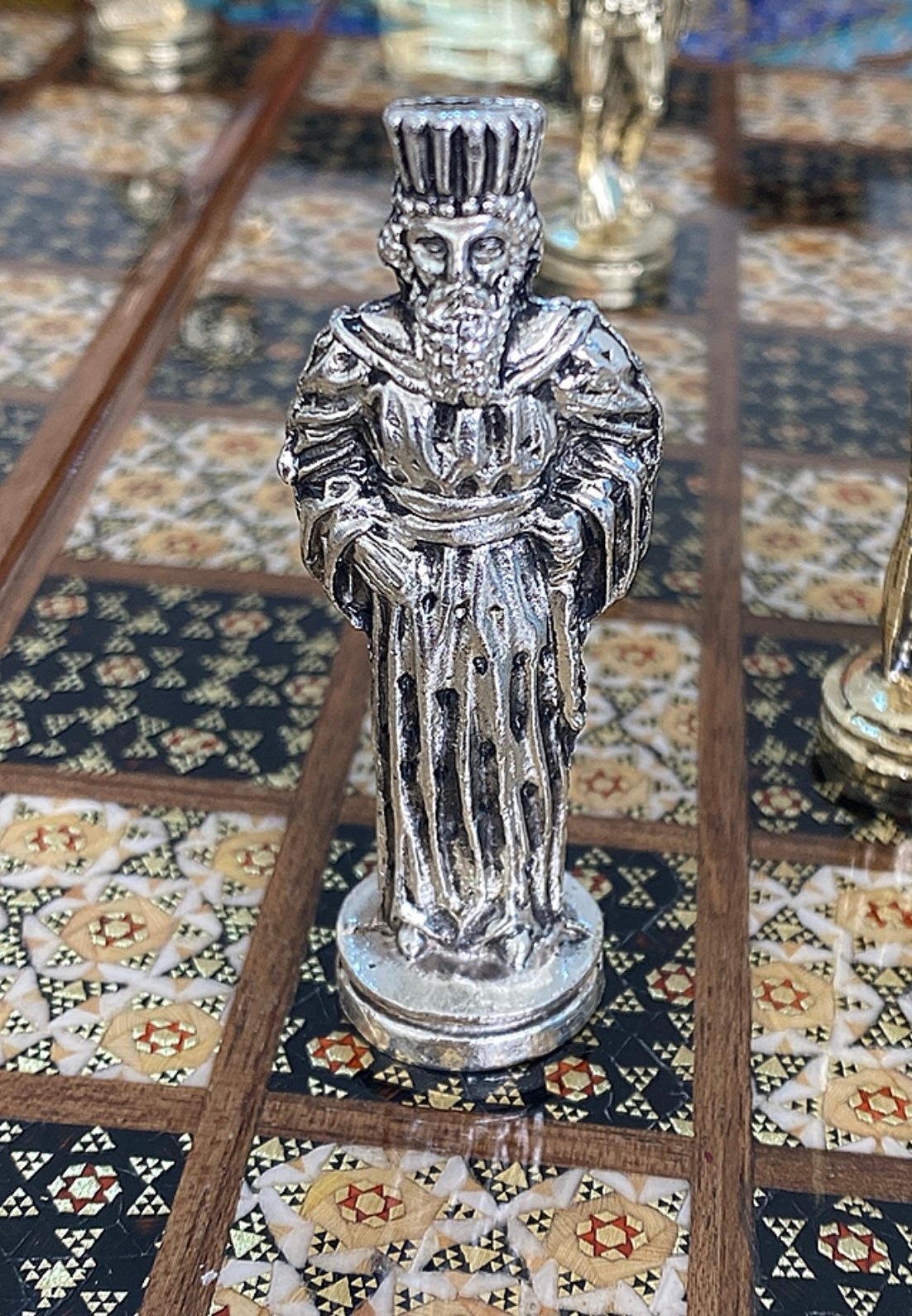 طاولي + شطرنج  زخرفة سوداء راقية صناعة يدوية - جنطة جلد فاخرة السعر بدون احجار شطرنج ٥٥٠ الف ومع احجار شطرنج ٦٥٠ الف