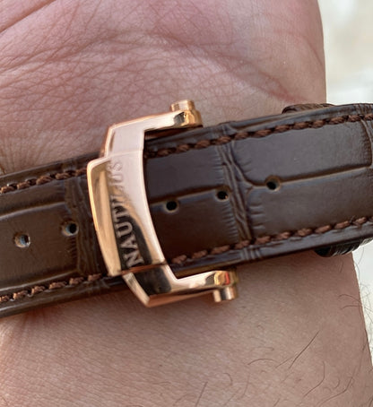 باتيك فيليب نوتلس روز جولد ستراب جلد بني و مينا اومبريه- كلين طبق الاصل لا تميز