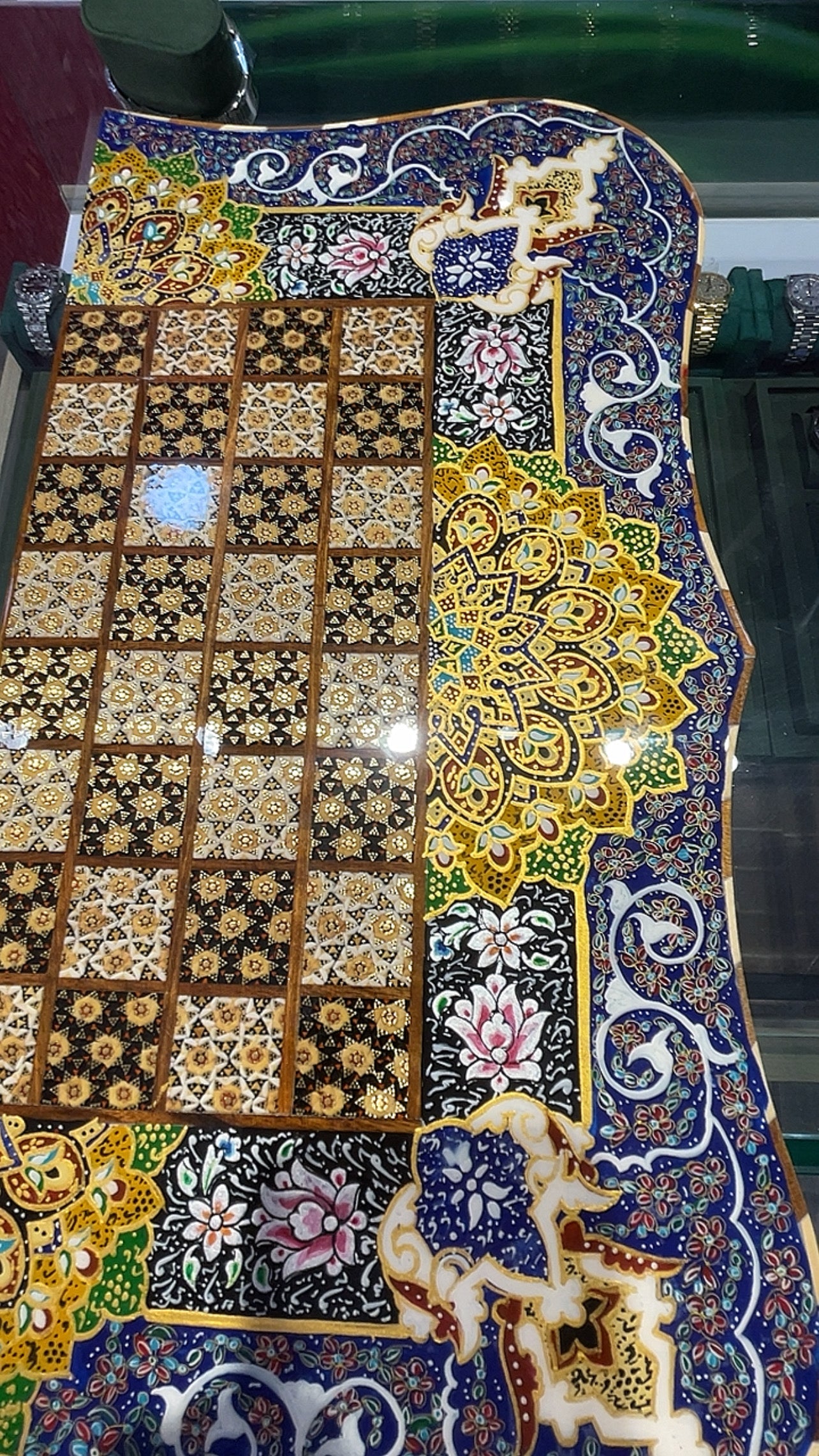 السعر الف دينار اردني طاولي صناعة يدويه بالكامل قطعه واحده مع جنود براص واحجار الطاولي واحده فقط الرجاء عدم الاحراج