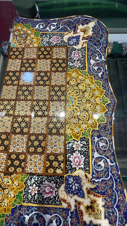السعر الف دينار اردني طاولي صناعة يدويه بالكامل قطعه واحده مع جنود براص واحجار الطاولي واحده فقط الرجاء عدم الاحراج