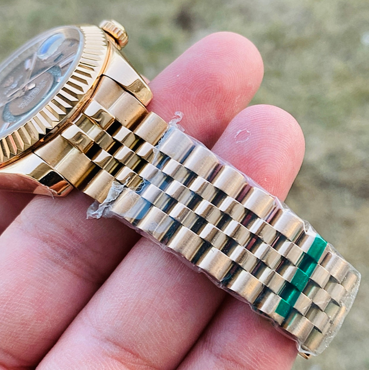 رولكس لاند دويلر روز جولد - جراند ماستر طبق الاصل بتعقيدة ال جي ام تي