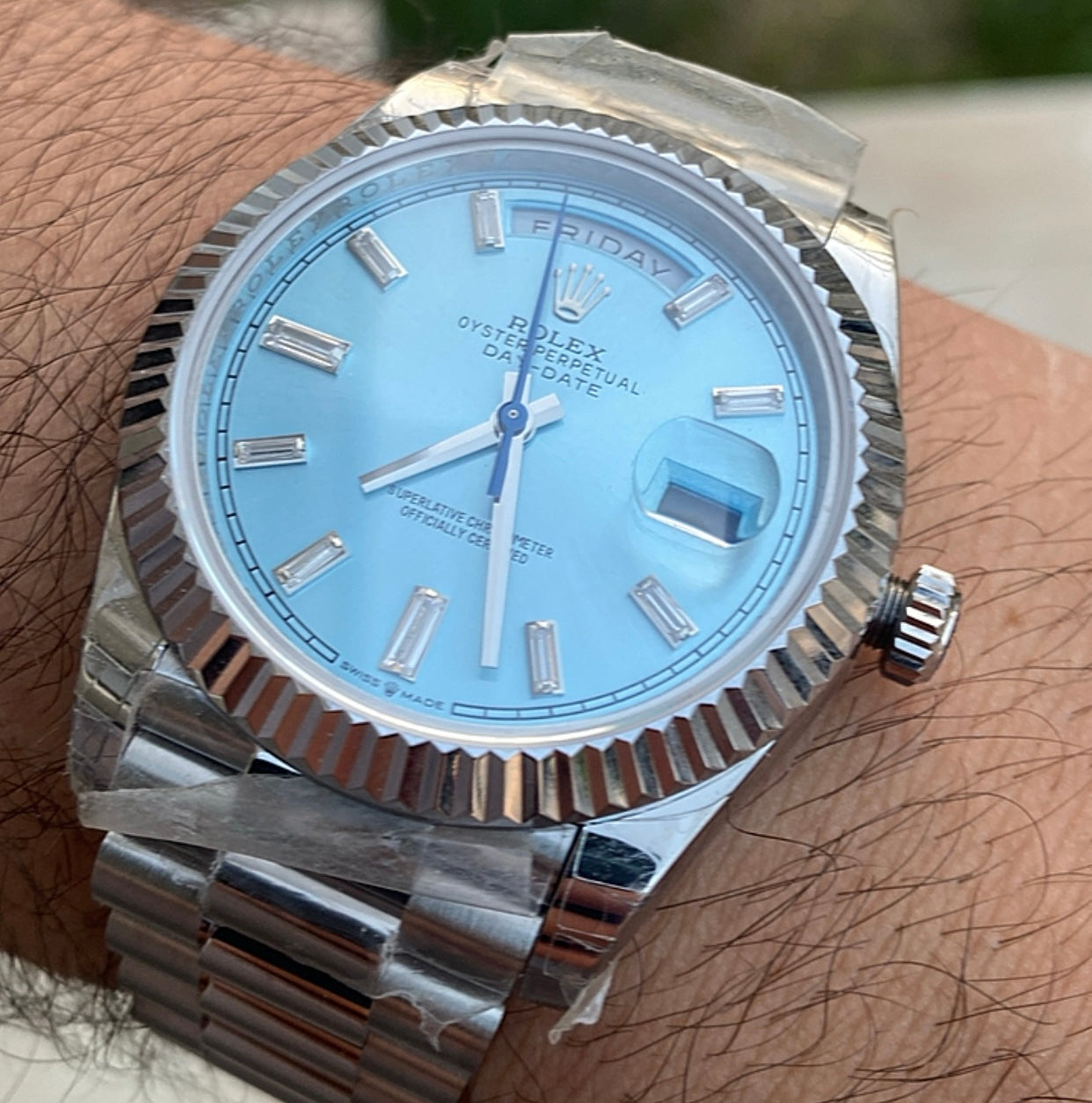 رولكس داي ديت مينا ايس بلو- كلين طبق الاصل لاتفرق - ماكينة مطابقة لرواكس الاصلية - سيريال حقيقي محفور عالساعة