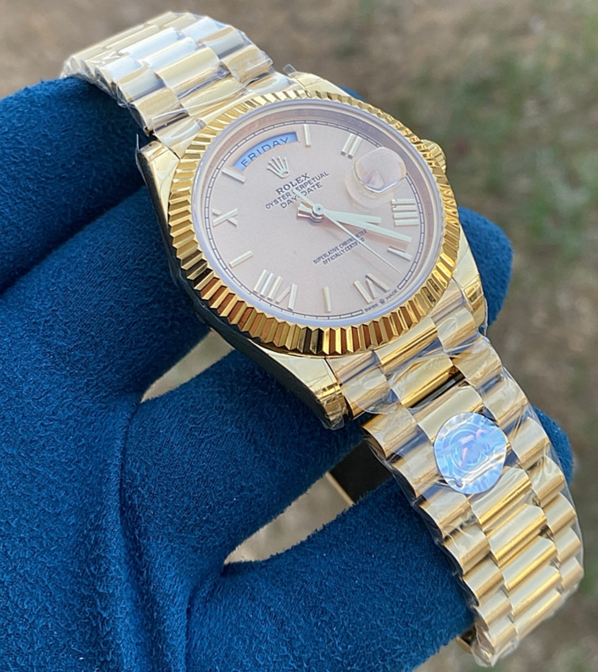 حبة واحدة في العراق- رولكس داي ديت فول ذهب اصفر طلاء ١٨ - الساعة طبق الأصل برقم تسلسلي اصلي و ماكينة سويسري مطابقة للأصل
