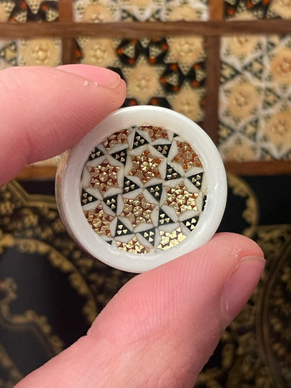 قطعه واحدة طاولي صناعة يدوية بالكامل اسود ملكي مع جنود براص اصلي وجنطة جلد فاخره
